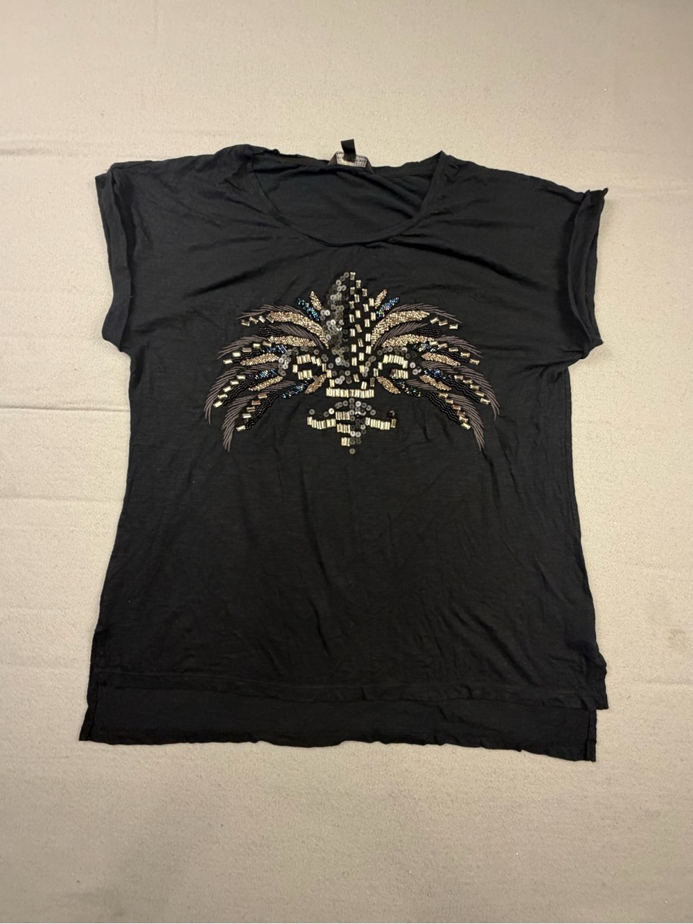 Rock & Republic Black Short Sleeve Tee with Beaded Motif XL